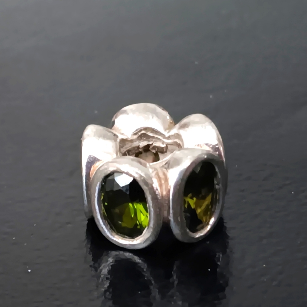Authentic PANDORA Green Oval Lights Charm